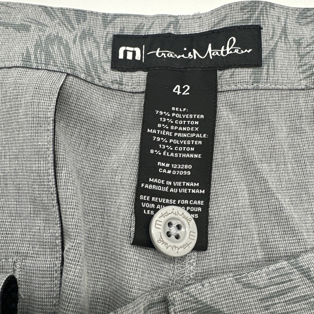 TravisMathew Jaguar Golf Shorts Mens 42 Grey Tropical Leaf Eco Performance New - Picture 2 of 6